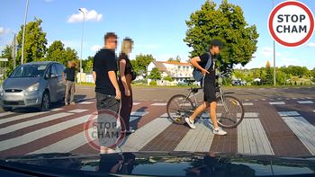 Ludzie aż wyszli z aut. Incydent na przejściu w Malborku