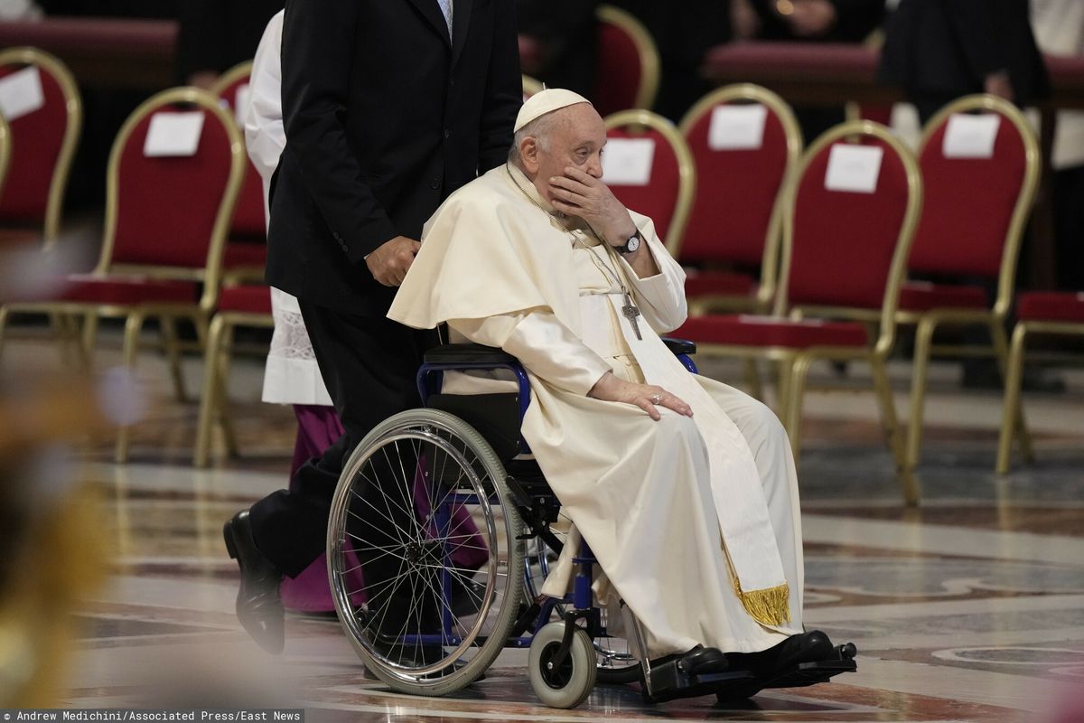 Papież Franciszek powinien abdykować? Polacy zabrali głos