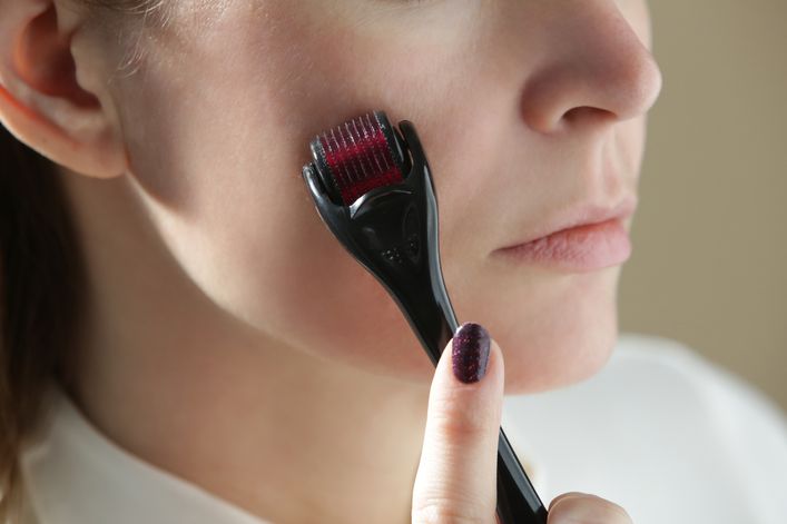 Czym jest derma roller i kiedy warto go stosować?