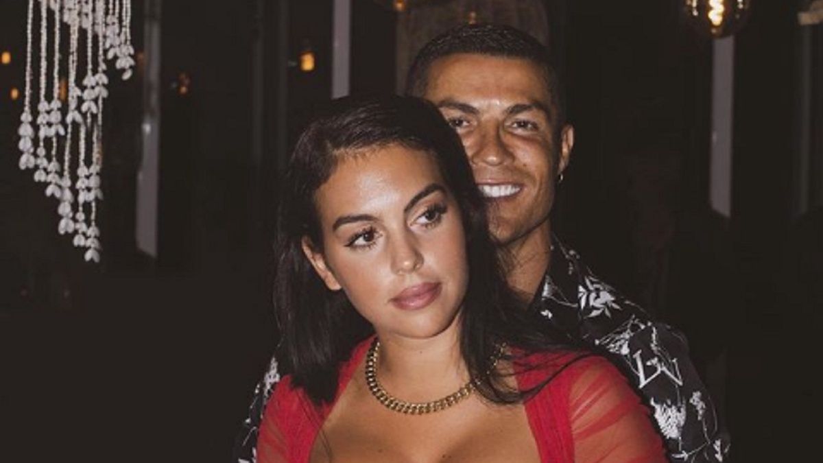 Cristiano Ronaldo i Georgina Rogriguez nagrani w jacuzzi. Film podbija internet!