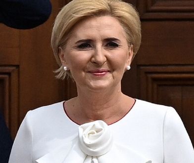 Agata Duda zaszalała ze strojem w Krakowie. Odjęła sobie kilka lat