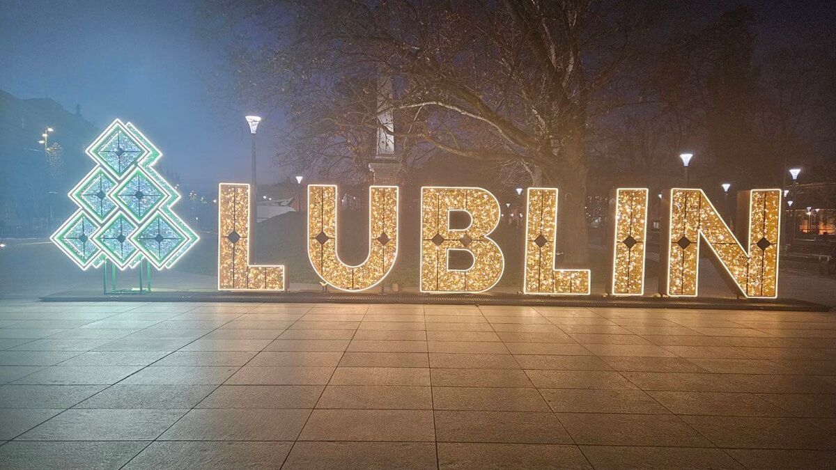 Napis I Love Lublin z choinką
