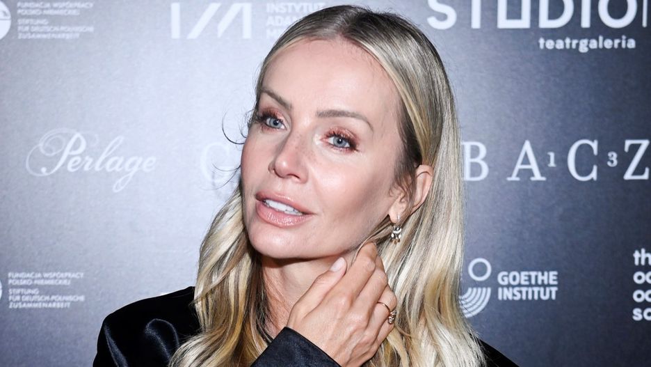 Agnieszka Woźniak-Starak wie, że beżowa botki to absolutny klasyk 