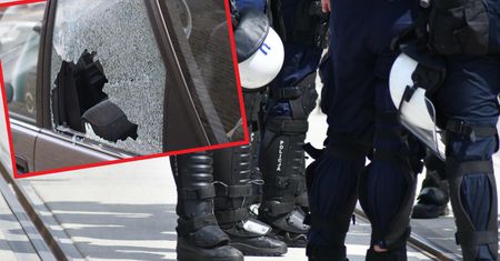 Otoczyli auto i wybili szybę, by wyciągnąć dziecko. Policjanci się tłumaczą