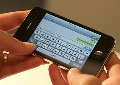 iPhone 4 - SMS-y, fot. GCFlearnFree