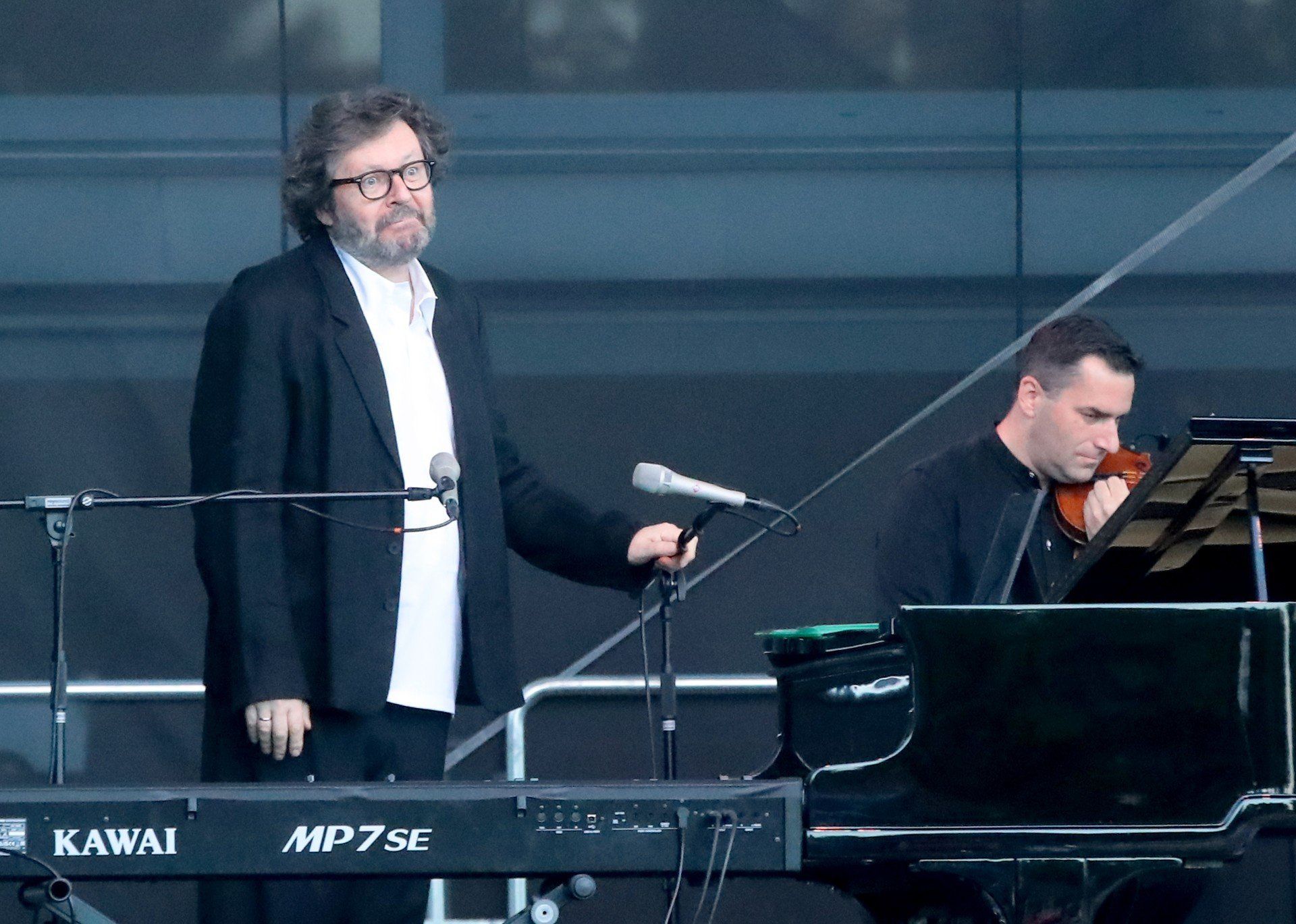 Plenerowy koncert Grzegorza Turnaua i jego przyjaciół w Baniewicach pod Szczecinem