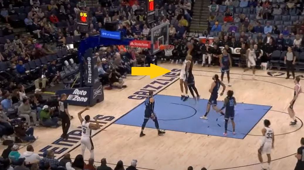 YouTube / Na zdjęciu: Jeremy Sochan w akcji.