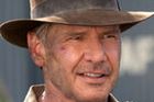 Harrison Ford i Calista Flockhart bez garniturów i falban