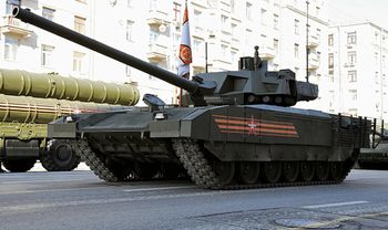 Czy to tylko propaganda? Rosyjskiego czołgu T-14 nie ma na froncie