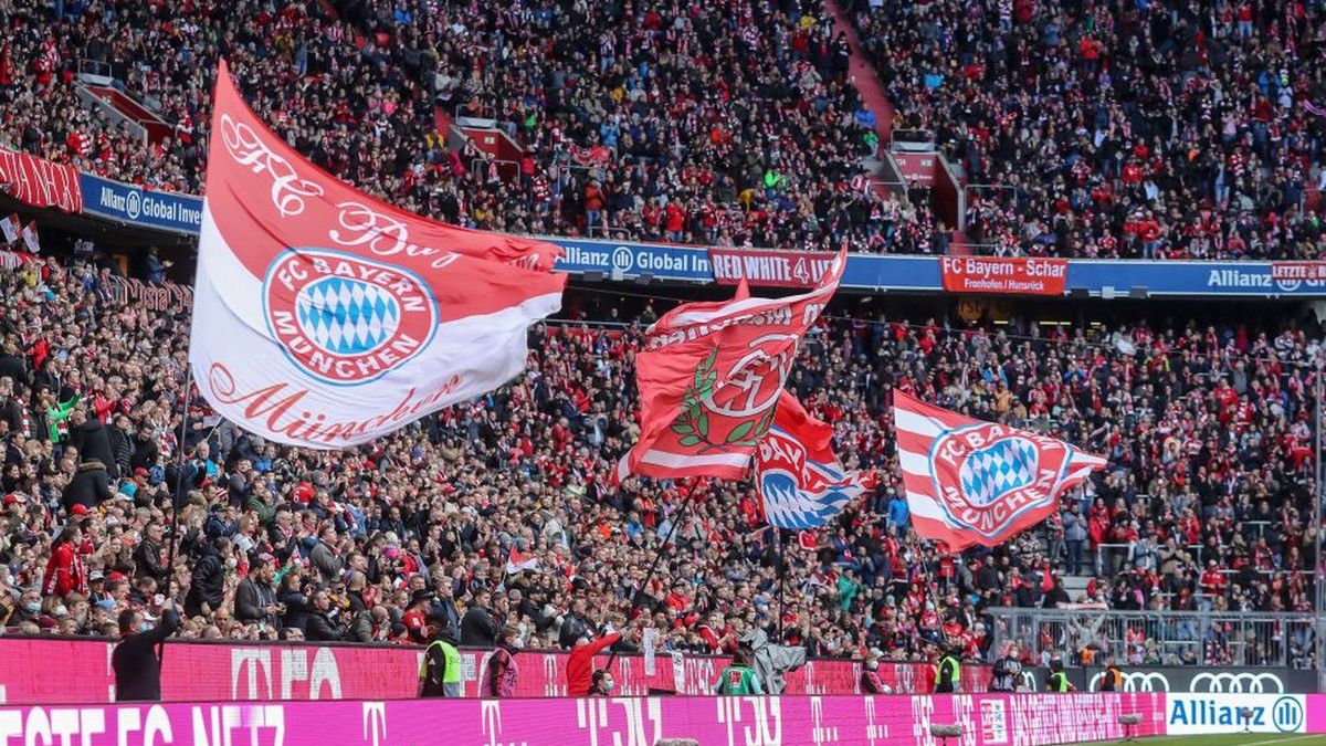 Zdjęcie okładkowe artykułu: Getty Images / DeFodi Images  / Na zdjęciu: kibice Bayernu Monachium