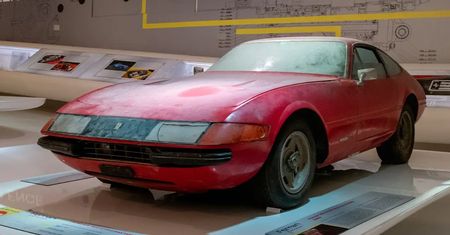 Znaleźli ferrari w garażu. Wstawili je do muzeum w oryginalnym stanie