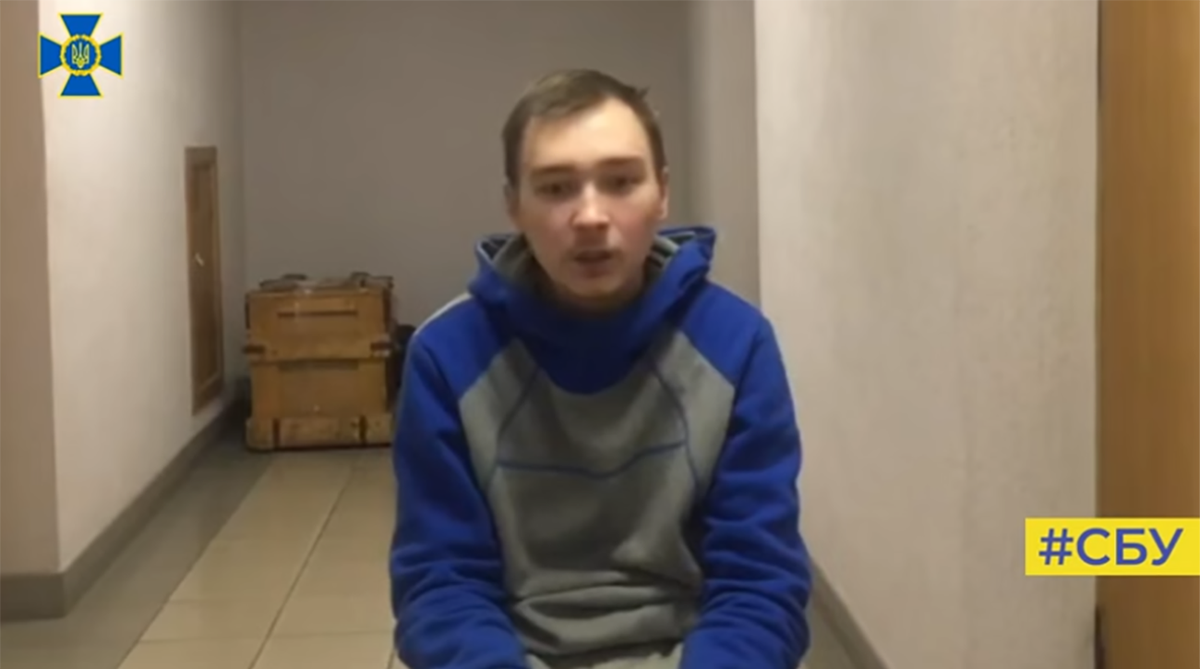 Rosyjski żołnierz przyznał się przed kamerami. Wywiad pokazał nagranie 