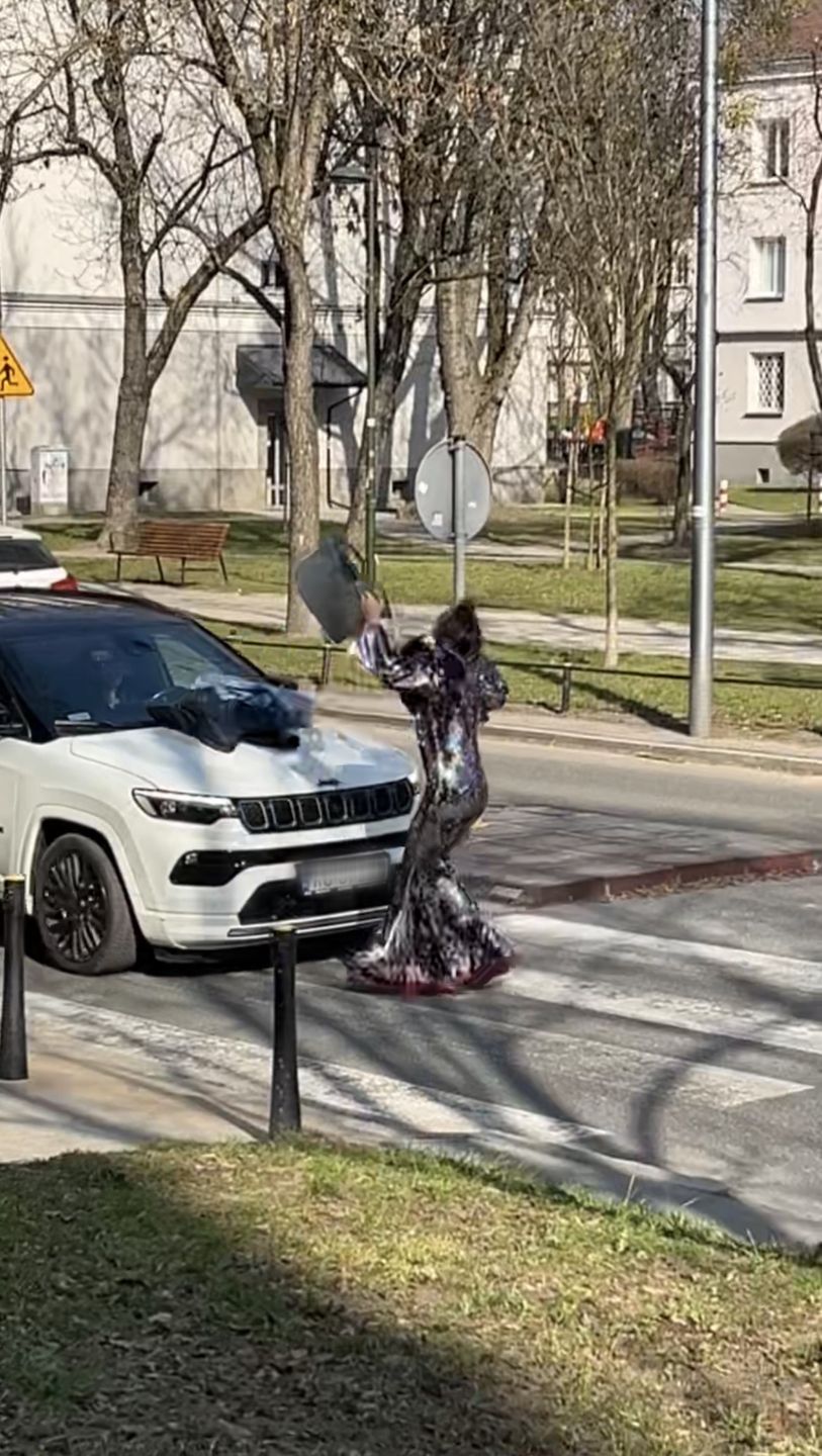 Michał Szpak w drodze do pralni
