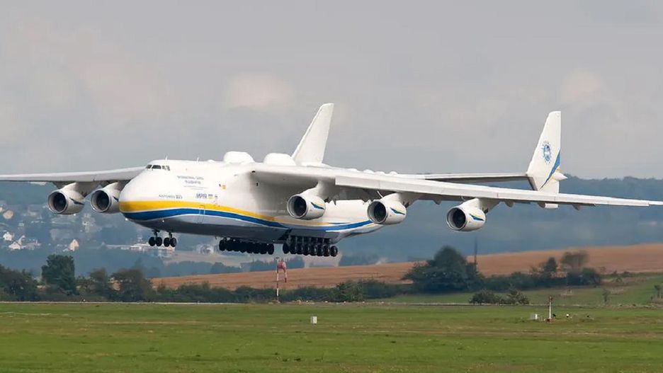 Maseczki z Chin, które przywiózł An-225 nie spełniają norm bezpieczeństwa