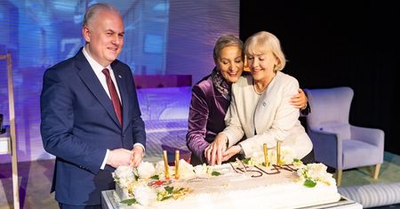 35 lat samorządu pielęgniarek i położnych w Słupsku. Medale i wzruszenia w Nowym Teatrze