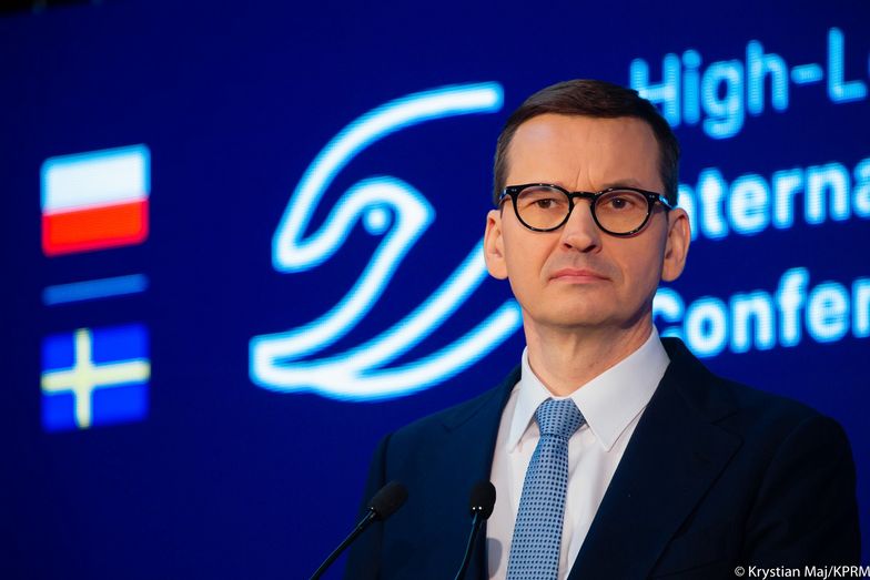 Premier ma twardy orzech do zgryzienia. Z jednej strony nie chce utracić elektoratu, z drugiej musi ciąć wydatki, jeśli chce walczyć z inflacją. 
