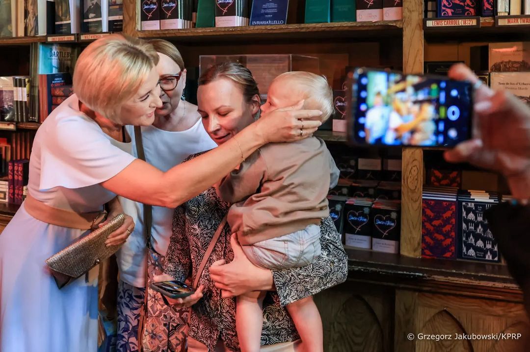 Agata Duda podczas wizyty w portugalskim muzeum.
Instagram/pierwszadama_akd