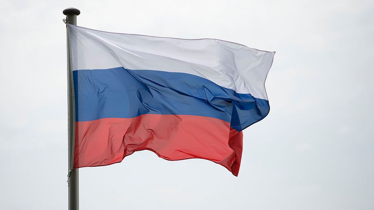 Zdjęcie okładkowe artykułu: Getty Images / Michael Gottschalk / Na zdjęciu: flaga Rosji