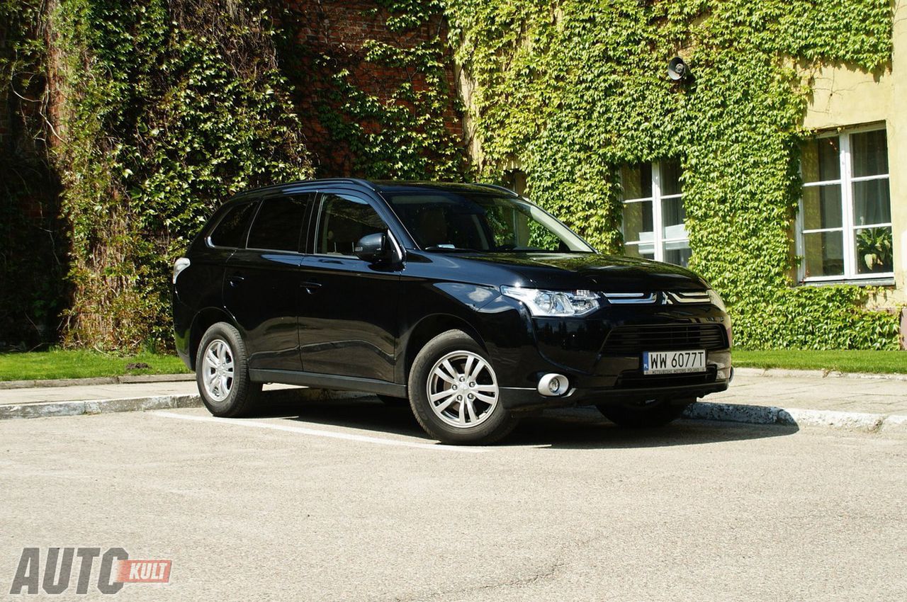 Mitsubishi Outlander 2,0 MiVEC 4WD CVT Intense [test autokult.pl]