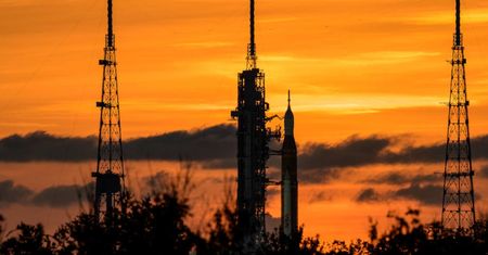 NASA palcem na wodzie kreśli kolejne daty startu