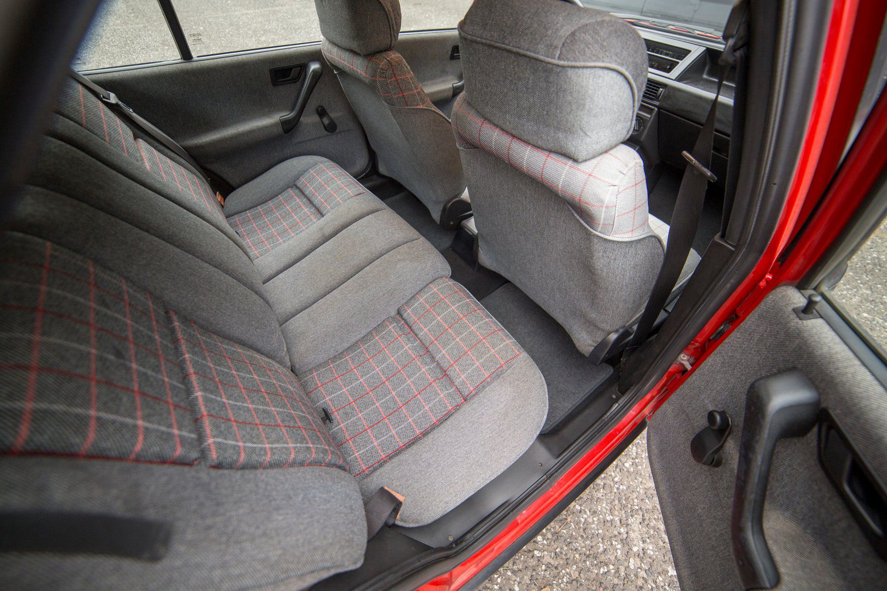 Fiat Tipo Sedicivalvole z 1991 r. trafił na aukcję. Do odbioru w Polsce