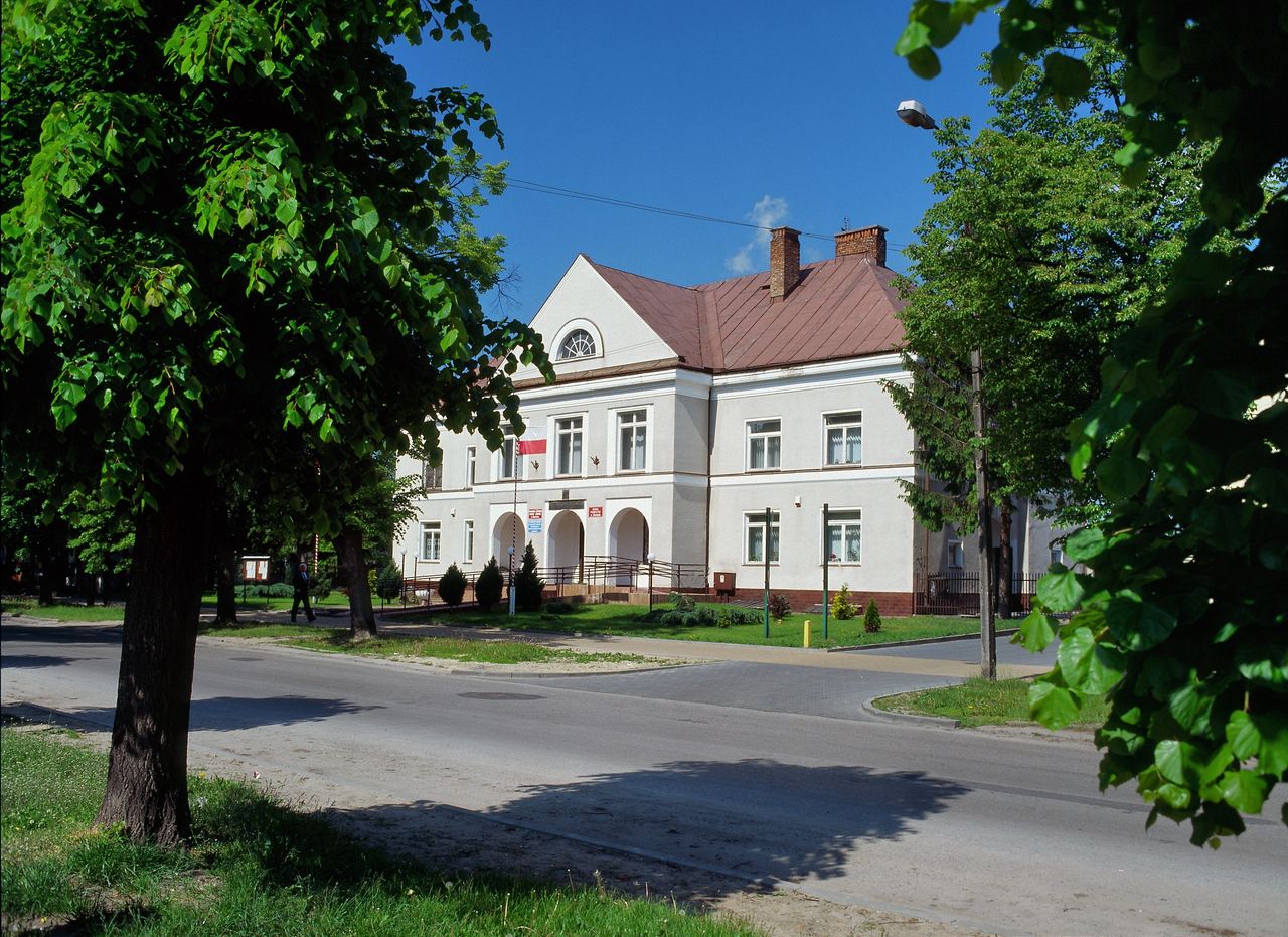 Zwoleń: Trwa rozbudowa oczyszczalni ścieków. Widoczne są już konstrukcje zbiornika i elementy nowej infrastruktury