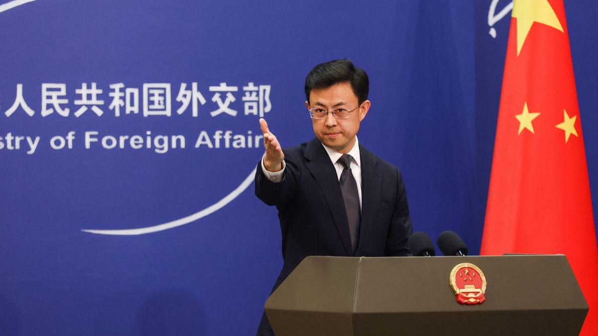 Chinese Foreign Ministry holds press conference on Trump's presidential inauguration
epa11841233 Chinese Ministry of Foreign Affairs spokesperson Guo Jiakun gestures during a press conference in Beijing, China, 21 January 2025. Jiakun commented on Donald Trump's inauguration as the 47th US president, stating that China is willing to work with the new US government to jointly create a new future for Sino-American relations, based on the principles of mutual respect and cooperation.  EPA/WU HAO 
Dostawca: PAP/EPA.
WU HAO
politics, people