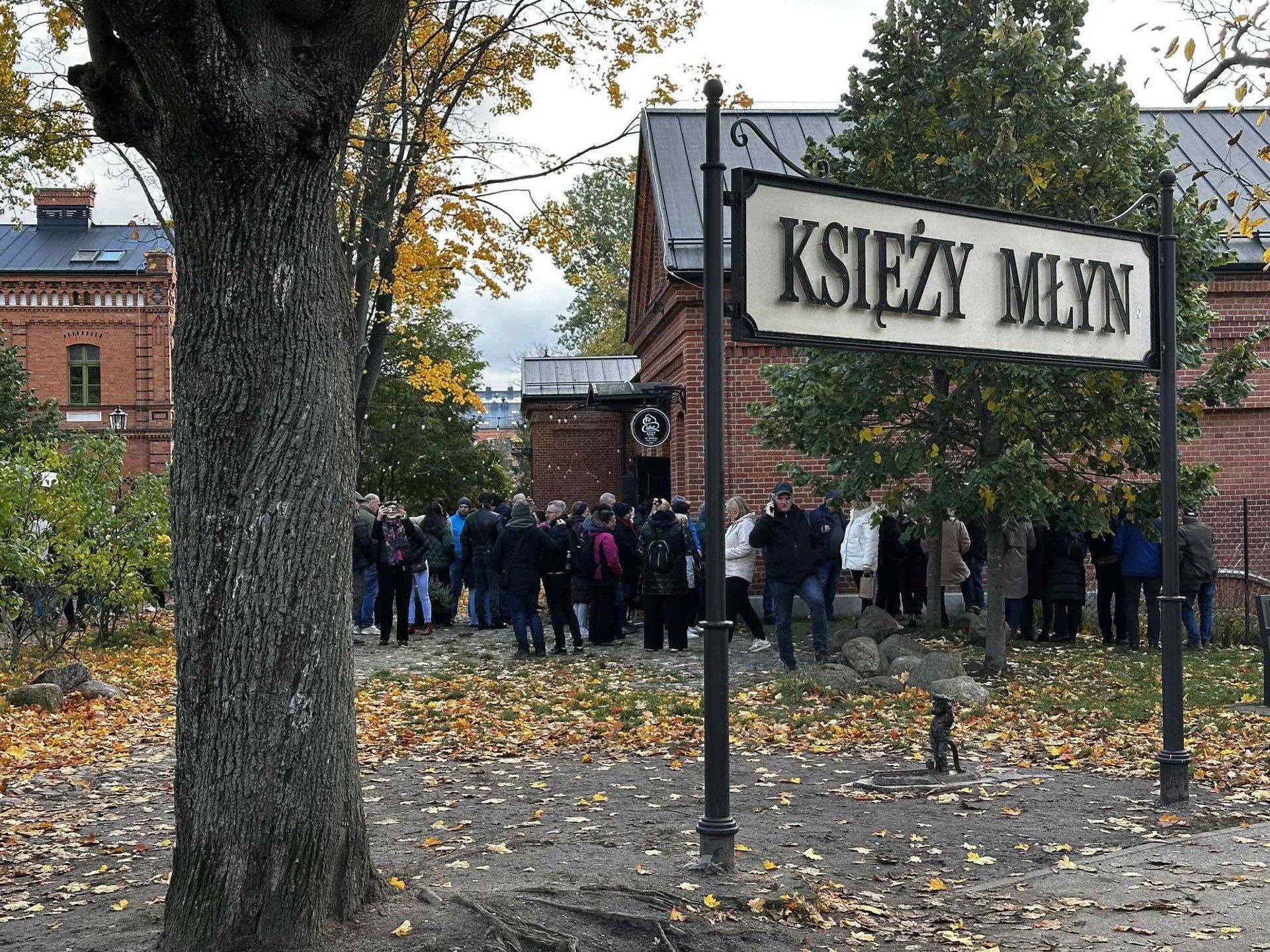 księży młyn targ staroci lodz