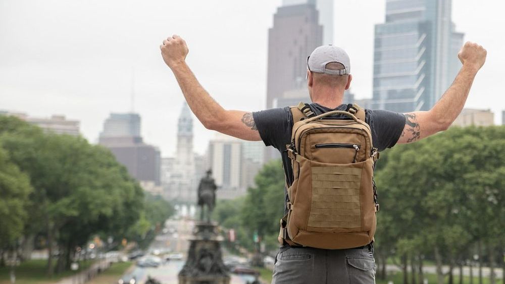 Plecak HoverGlide niesie się sam. Zamiast naszych mięśni pracują wbudowane siłowniki 1