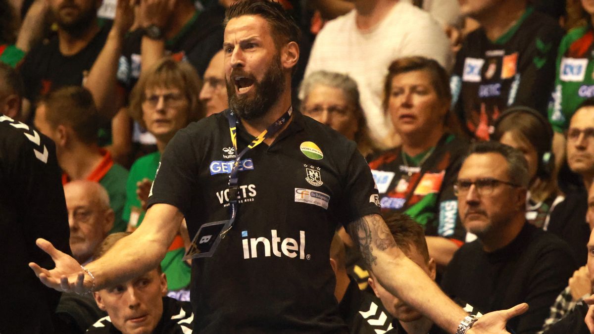 PAP/EPA / CLEMENS BILAN / Na zdjęciu: Bennet Wiegert (SC Magdeburg)