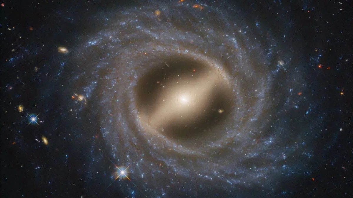 NGC 5335, galaktyka spiralna z poprzeczką