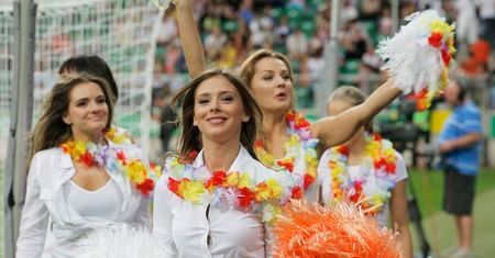 Serialowe gwiazdy pokazały nogi