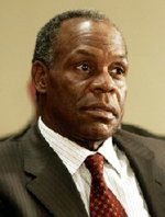 Danny Glover pracuje nad szczepionką