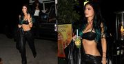 Kylie Jenner W STANIKU i jej niebieskie końcówki mkną po Los Angeles. Towarzyszyła jej Hailey Bieber