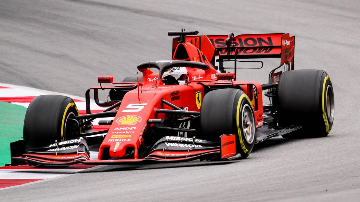 Sebastian Vettel podczas testów w Barcelonie