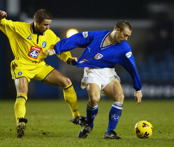 Bąk zagrał dla Birmingham City cztery razy w Championship i jedno spotkanie w rozgrywkach Pucharu Anglii