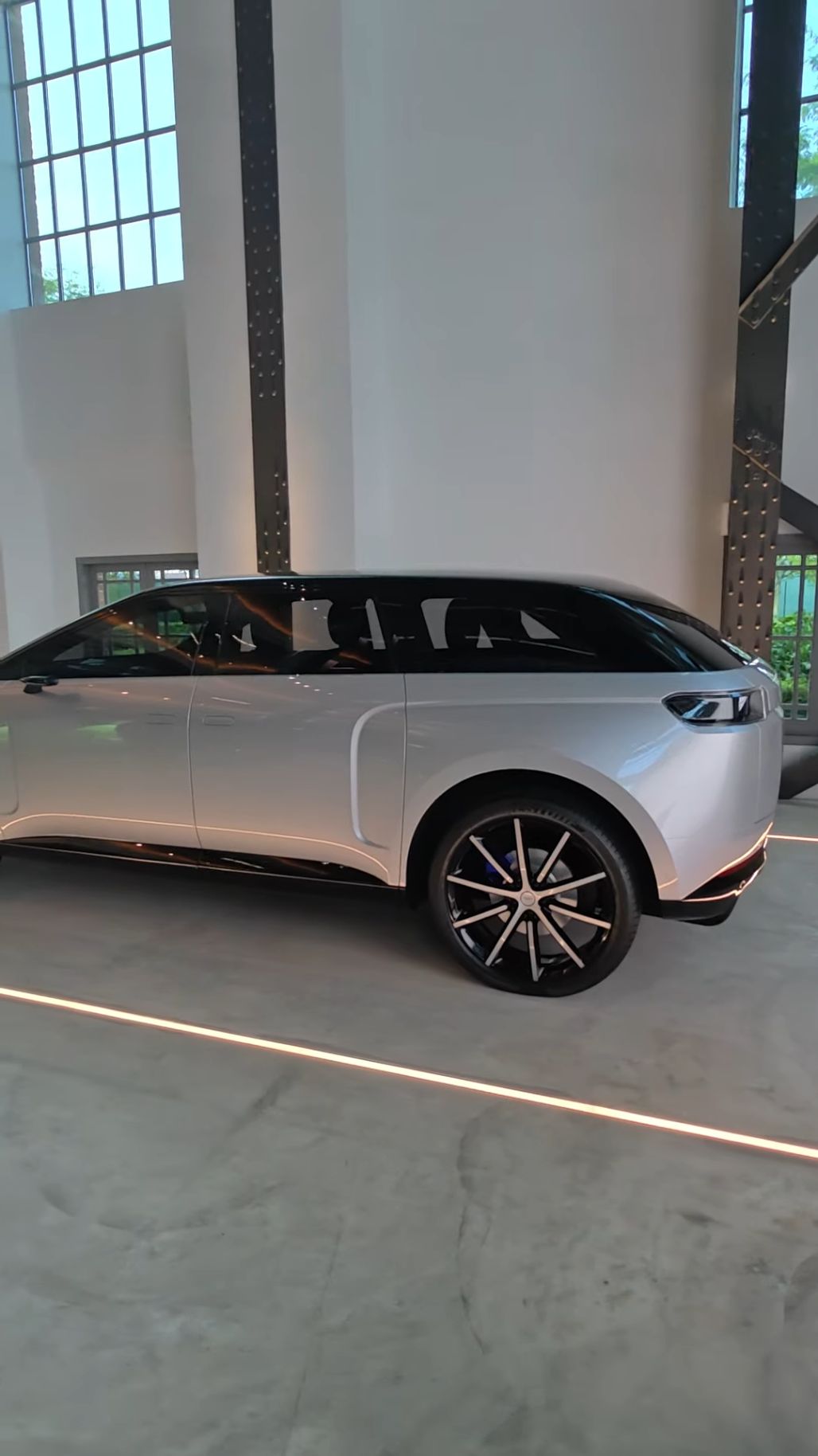 Dyson EV – prototyp samochodu elektrycznego