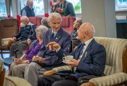 Warszawa. Pierwsze spotkanie w domu wsparcia dla powstańców warszawskich. Nie widzieli się od początku pandemii