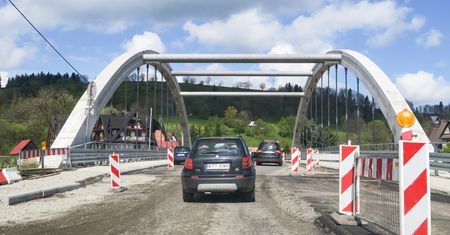 Kierowca wściekły na wakacyjne remonty dróg. Drogowcy odpowiadają na krytykę