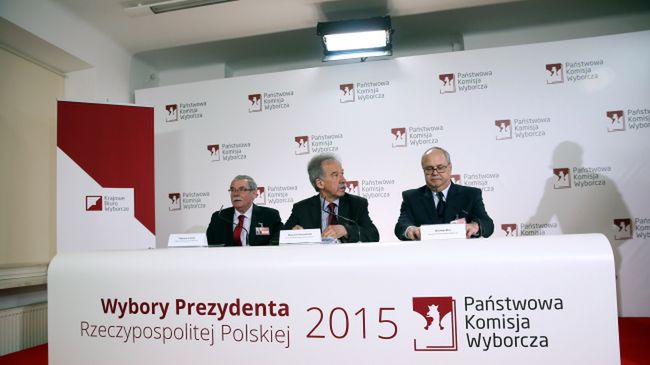 Członkowie Państwowej Komisji Wyborczej: Zbigniew Cieślak, przewodniczący Wojciech Hermeliński i Wiesław Błuś
