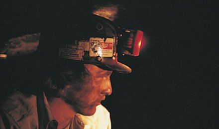 Nadzór górniczy sprawdza jakość wyposażenia górników
