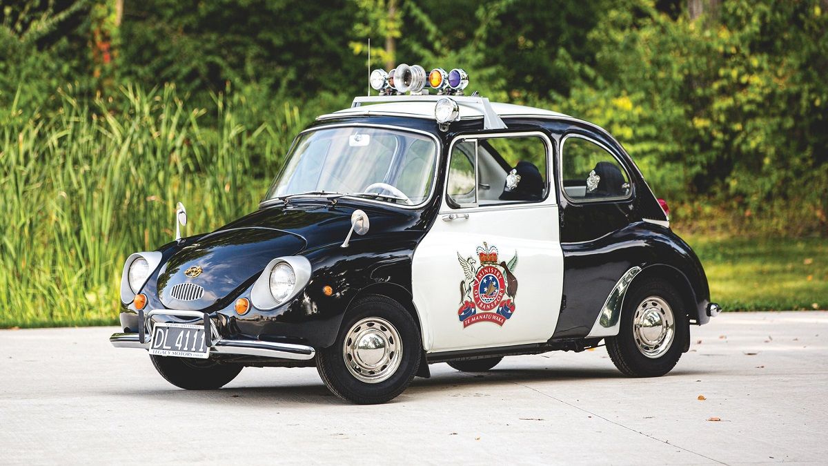 Subaru 360 Police – najsłodszy radiowóz świata na sprzedaż.