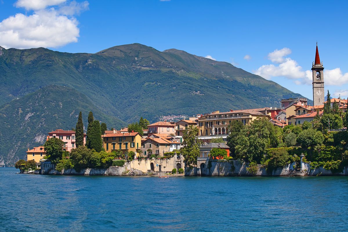 Wille nad jeziorem Como, zdjęcie ilustracyjne 
