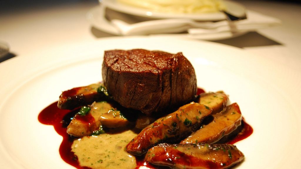 Opiekane steki z polędwiczki wołowej (samo mięso)