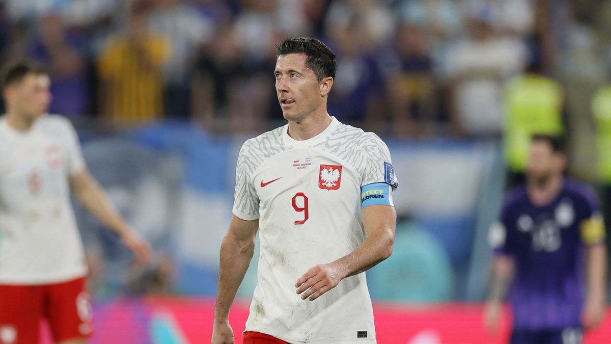 PAP/EPA / Ronald Wittek / Na zdjęciu: Robert Lewandowski