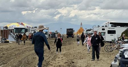 Szokująca sytuacja na festiwalu. Urodziła kobieta, która nie wiedziała, że jest w ciąży