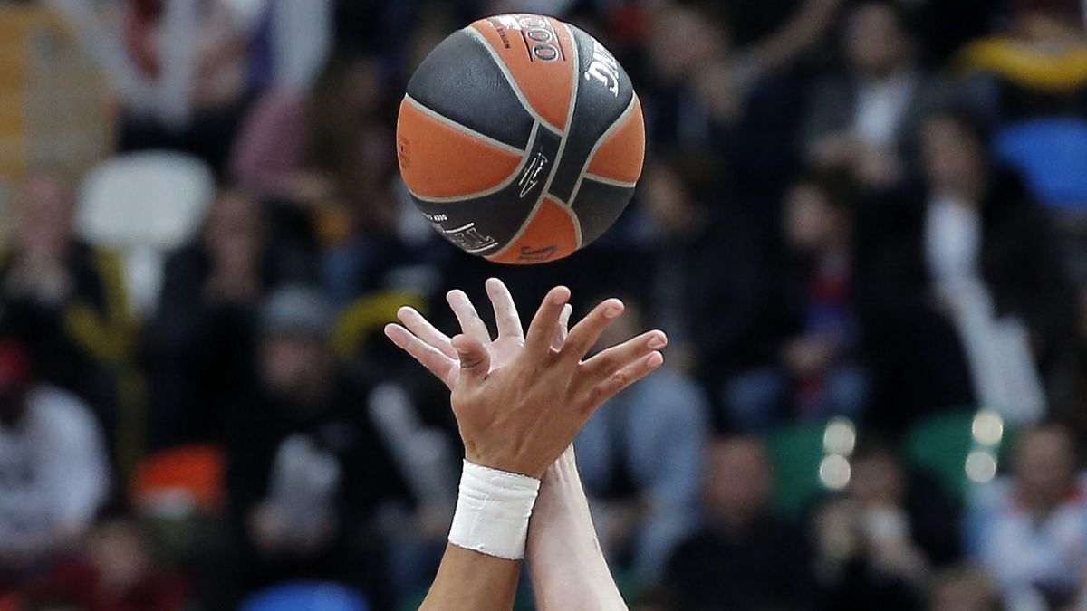 PAP/EPA / MAXIM SHIPENKOV