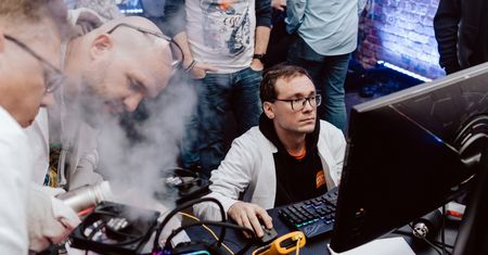 Podkręciłem najnowszy procesor Intel na ciekłym azocie. To wcale nie jest takie proste