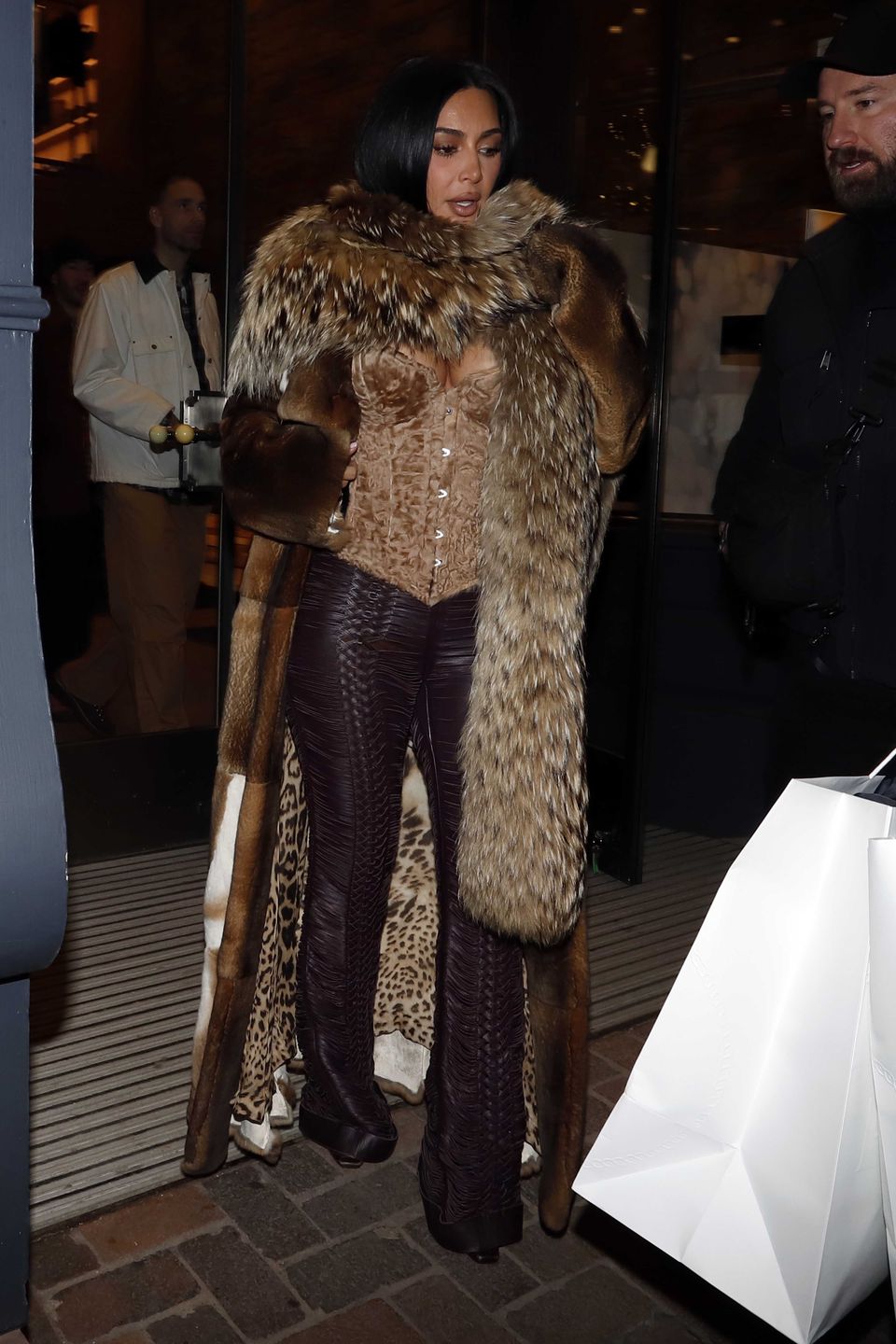 Kim Kardashian w futrze