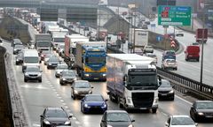 Karambol w Warszawie. Gigantyczny korek na S8